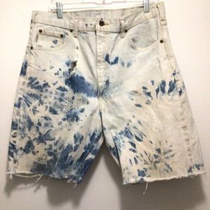 Carhartt men’s diy cut off dye stained distressed shorts.